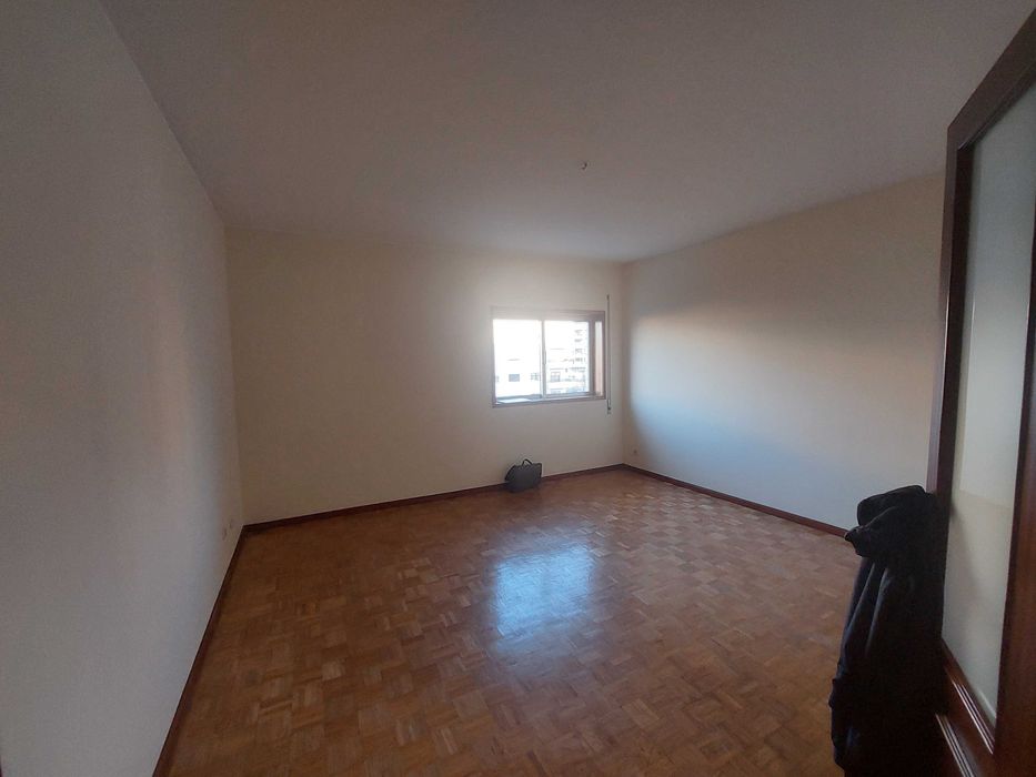 Arrendo Apartamento T2 (Gaia)
