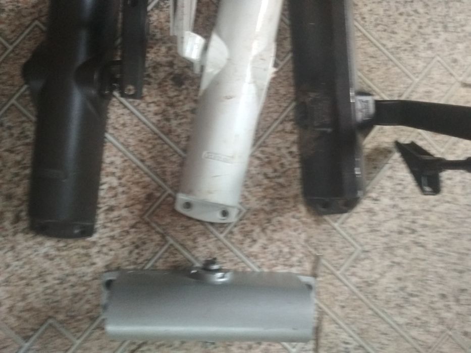 Дверные доводчики