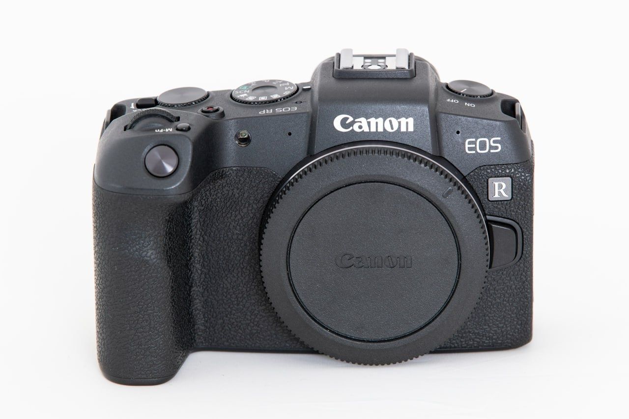Canon EOS RP пробег 12к. + 4 аккума LP-E17