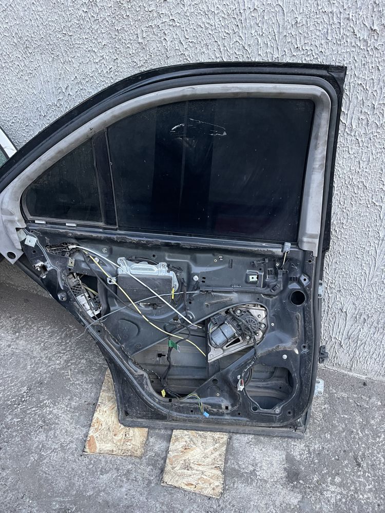Задні двері Mercedes W220