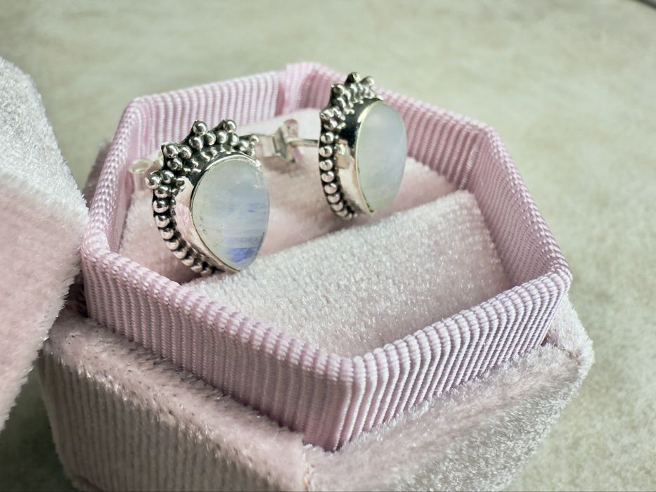 Срібні пусети 925-ї проби з місячним каменем