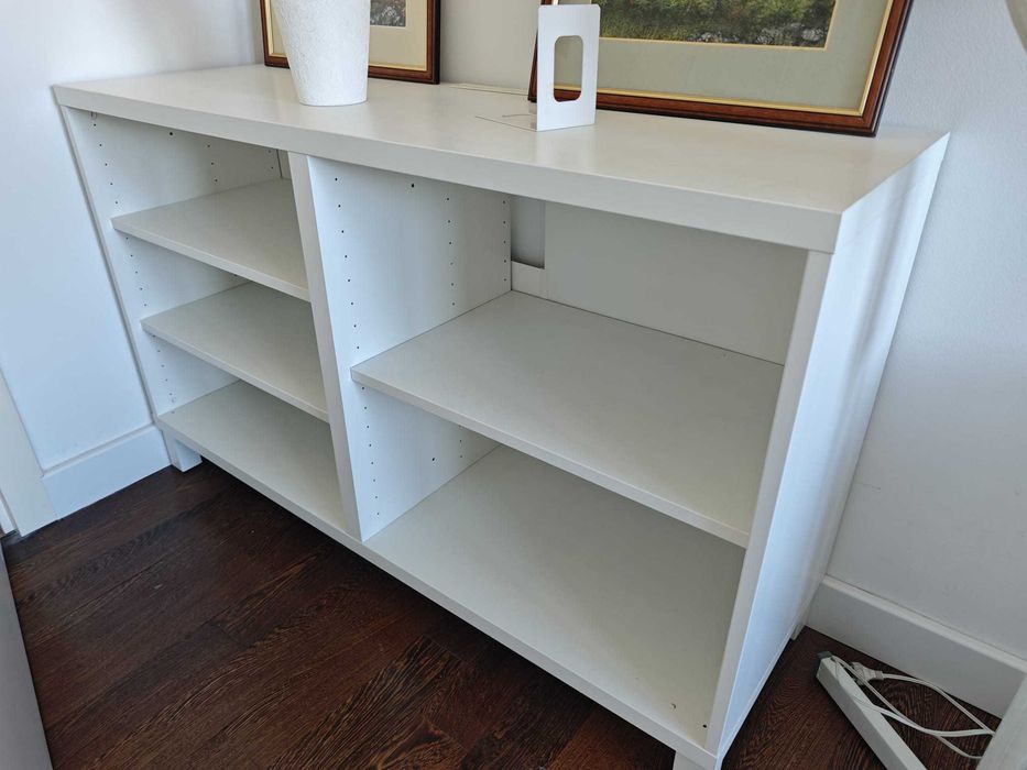 Szafka biała pod TV (Ikea Besta 690.612.27)