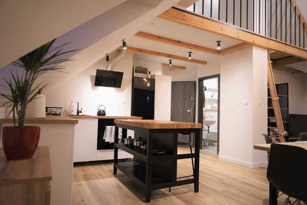 Domek dla 13 osób. Sauna, balia z jacuzzi. 90 km od Warszawy i Lublina