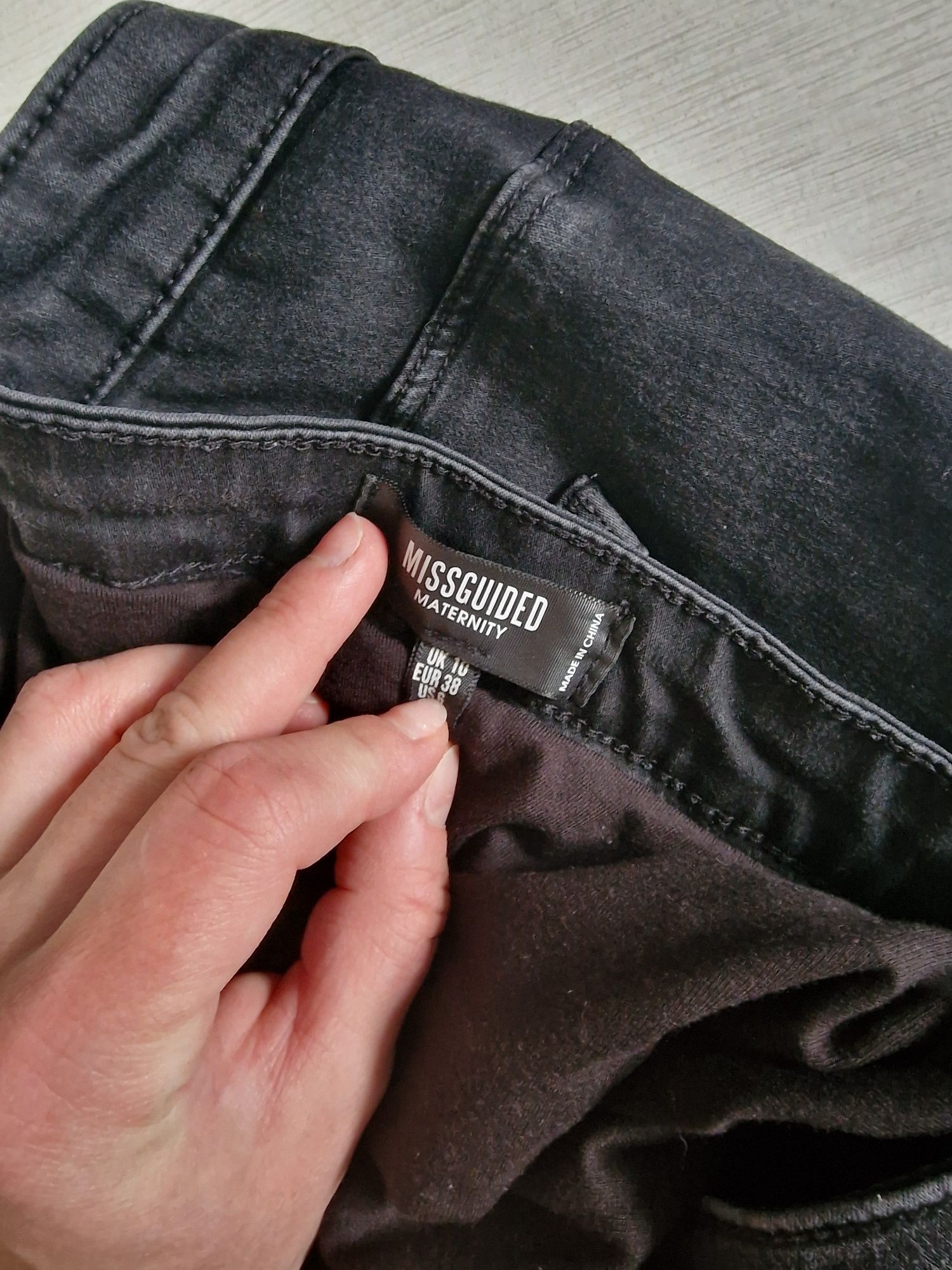 Czarne spodnie jeansowe ciążowe 38 rurki