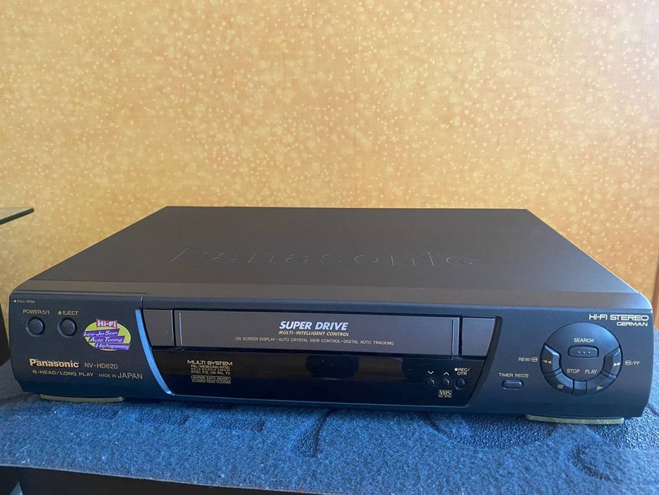 Видеомагнитофон Panasonic NV-HD620