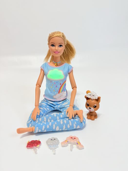 Barbie Yoga mówiąca po angielsku + akcesoria