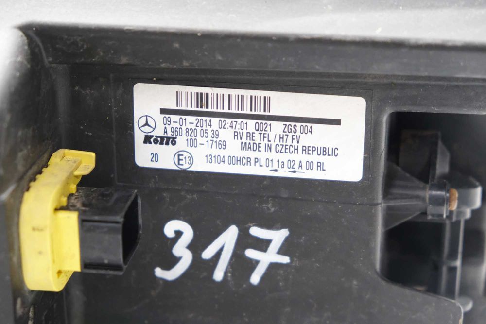 Lampa prawy przód Mercedes Actros mp4