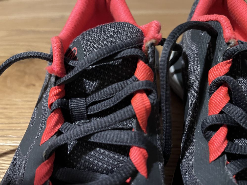 Buty sportowe damskie
