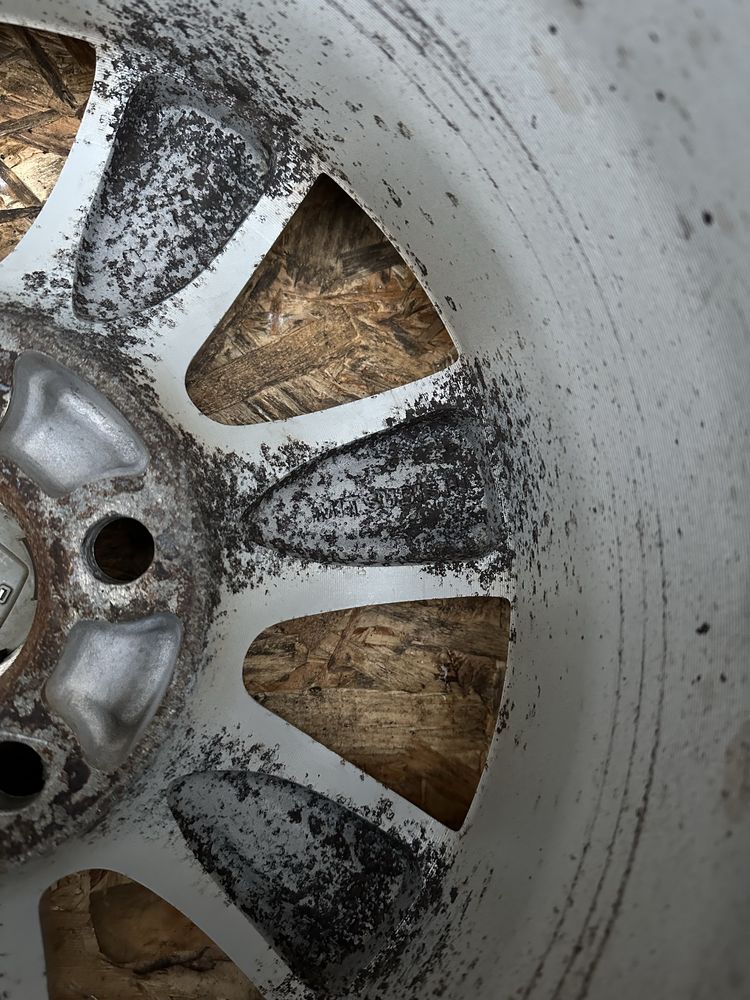 Диски5/114.3 R16 ET37 ЦО(діа)67.1 титани