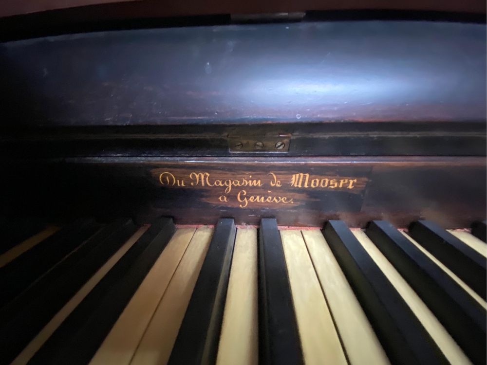 Piano / Orgão antigo