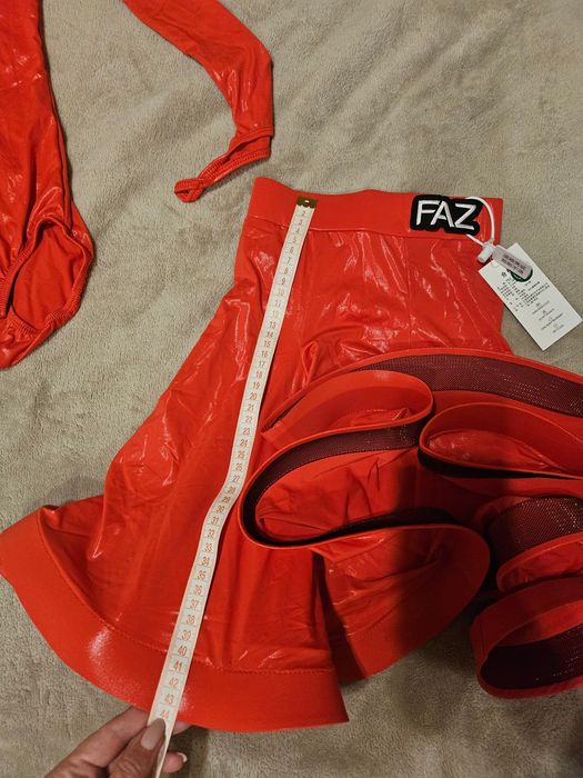 Бейсік, ювенальна сукня, для бальних танців