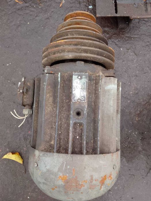 Электродвигатель 3,5 кВт в рабочем состоянии