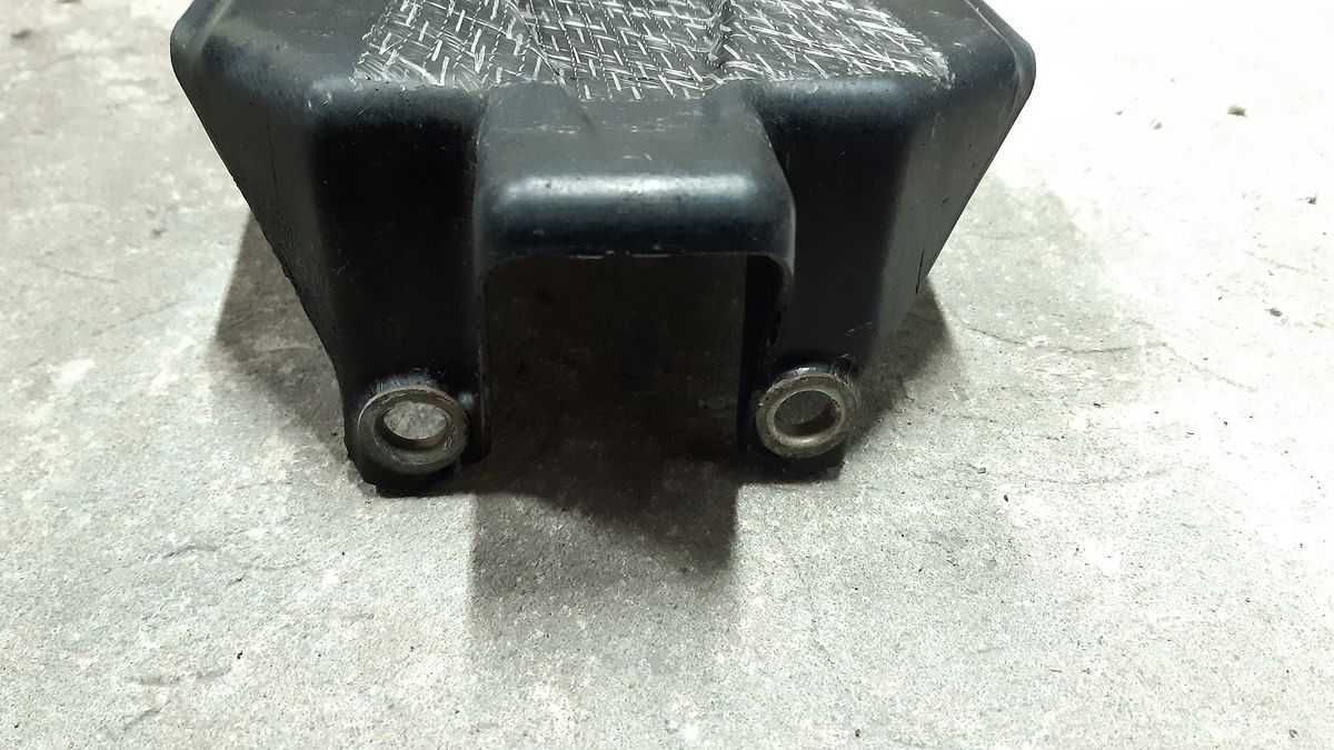 AUDI A8 D3 osłona dyfra , dyferencjału , osłona mostu .
