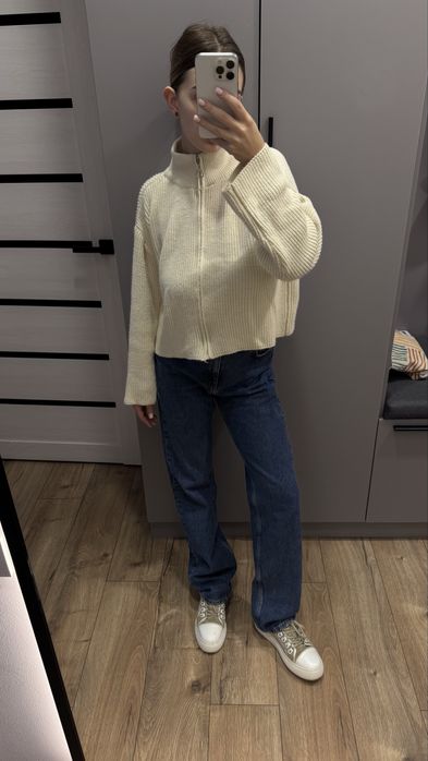 светр. джинси mango