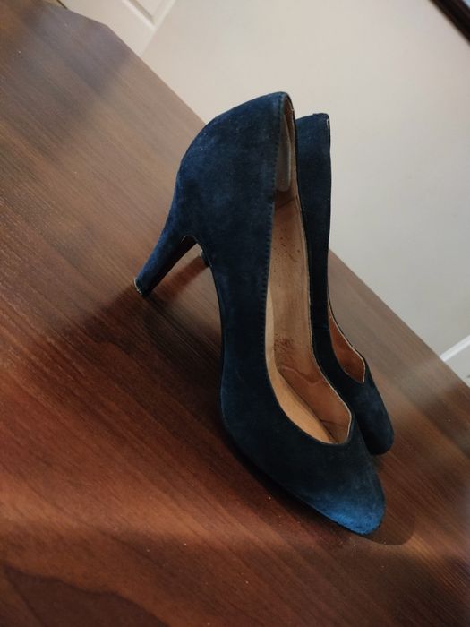 Skórzane, granatowe czółenka