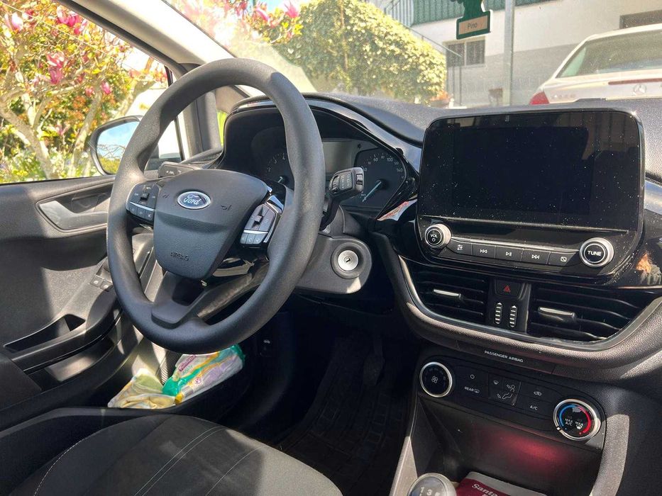Ford Fiesta 2018 -  5 portas - 30.000 km