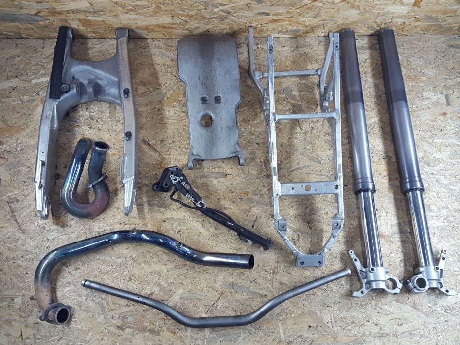 Komplet KTM Adventure 950 czescii 05-06r