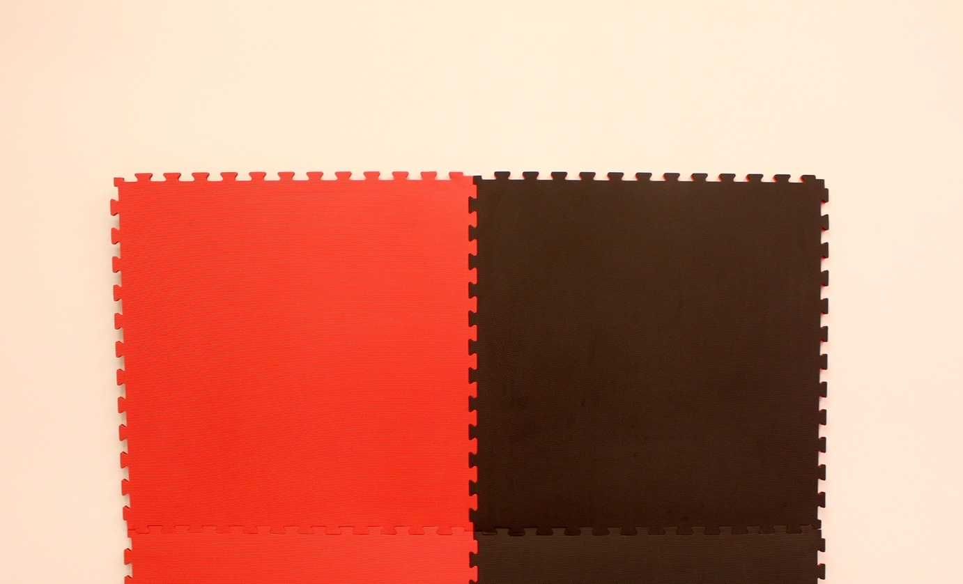 mata puzzle 4 cm czerwono - czarna - OUTLET