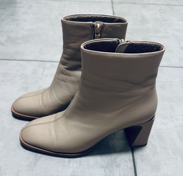 Ботильйони шкіряні бежеві Estro 37р.