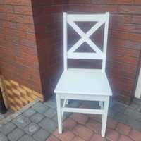 Krzesła krzyżaki białe