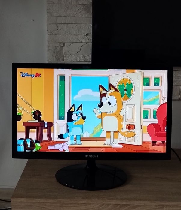 Telewizor Samsung 27 cali