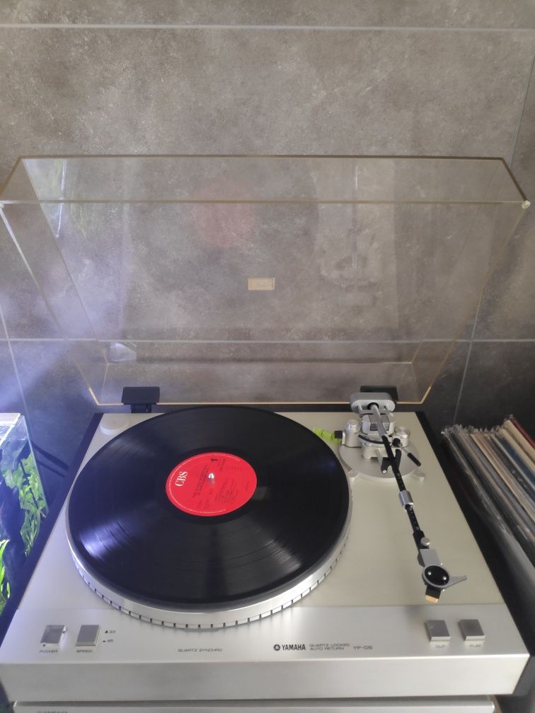 Gramofon Yamaha yp-d5