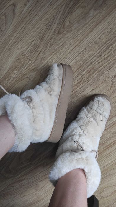Futrzane śniegowce buty H&M