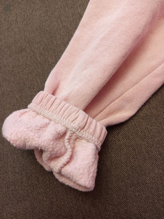 Spodnie h&m dresowe ocieplane dziecięce różowe  , rozm 104