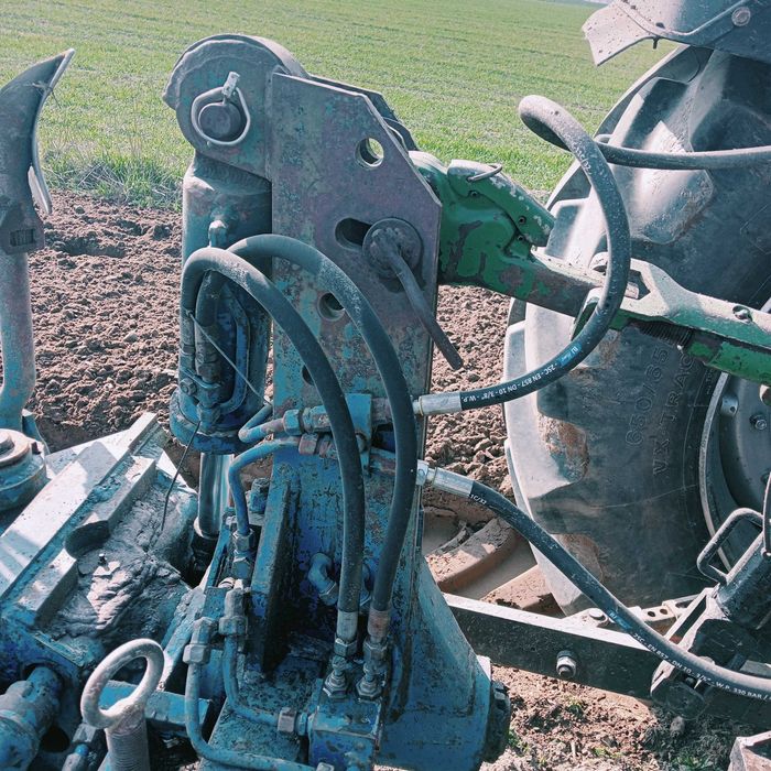 Pług 5 skibowy obrotowy RabeWerk ażurowe odkładnice przedpłużki 4+1