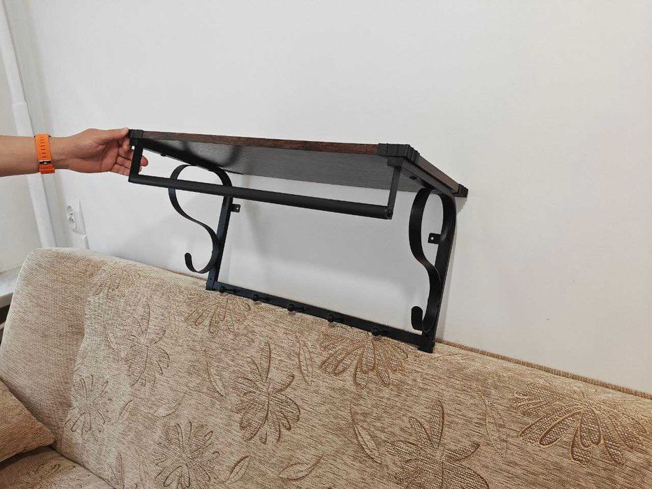 Półka na ubrania do przedpokoju