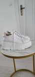 Białe ocieplane sneakersy Casadei