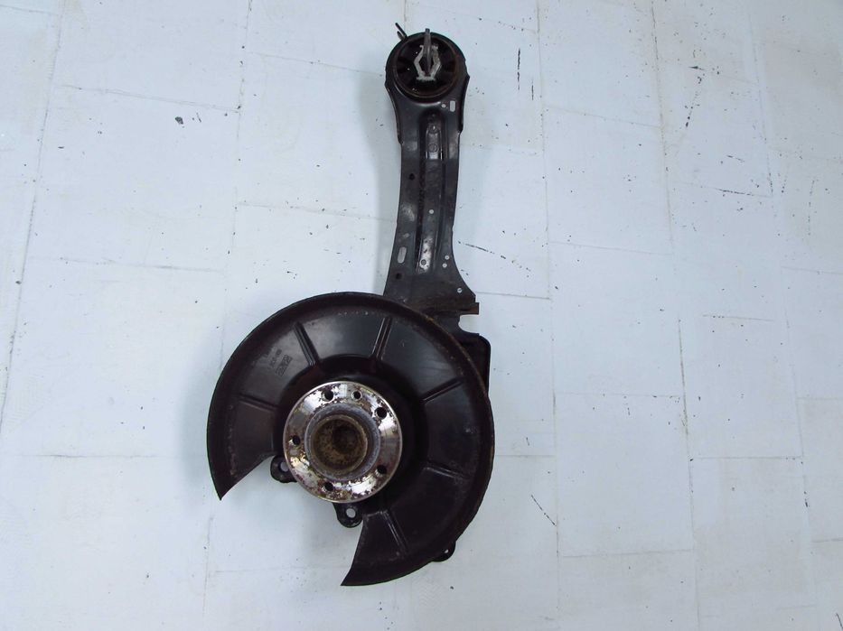 VOLVO S60 II V60 10-18 PIASTA ZWROTNICA WAHACZ TYL PRAWY 6G915A968