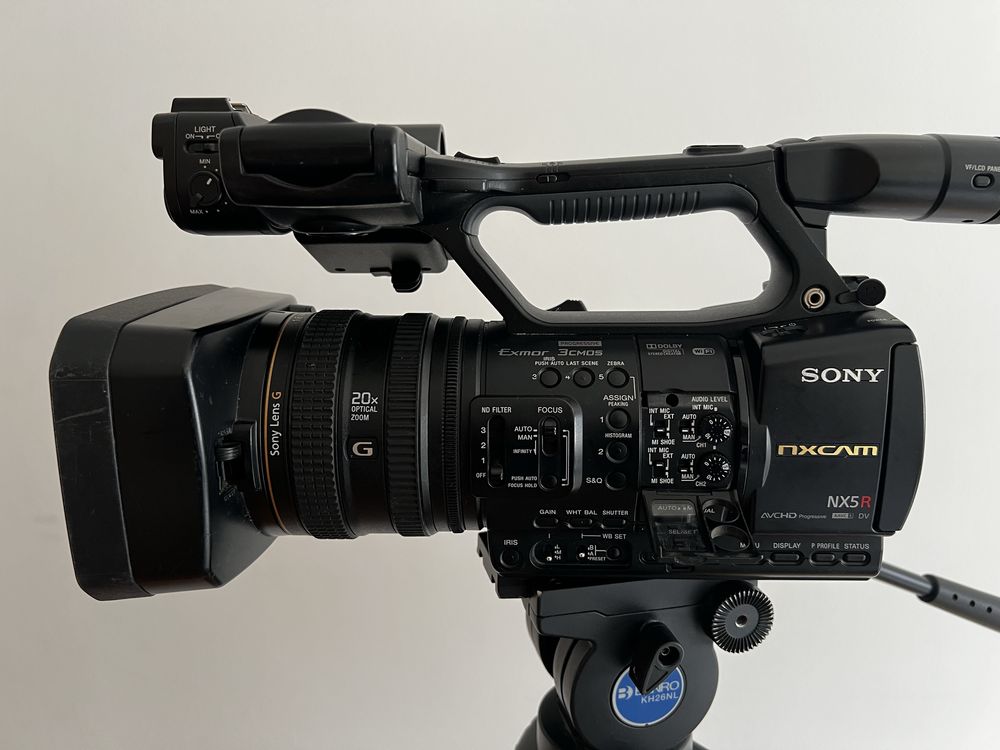 Equip. Profissional de Filmagem - Sony NX5R + Tripé Benro + Microfones