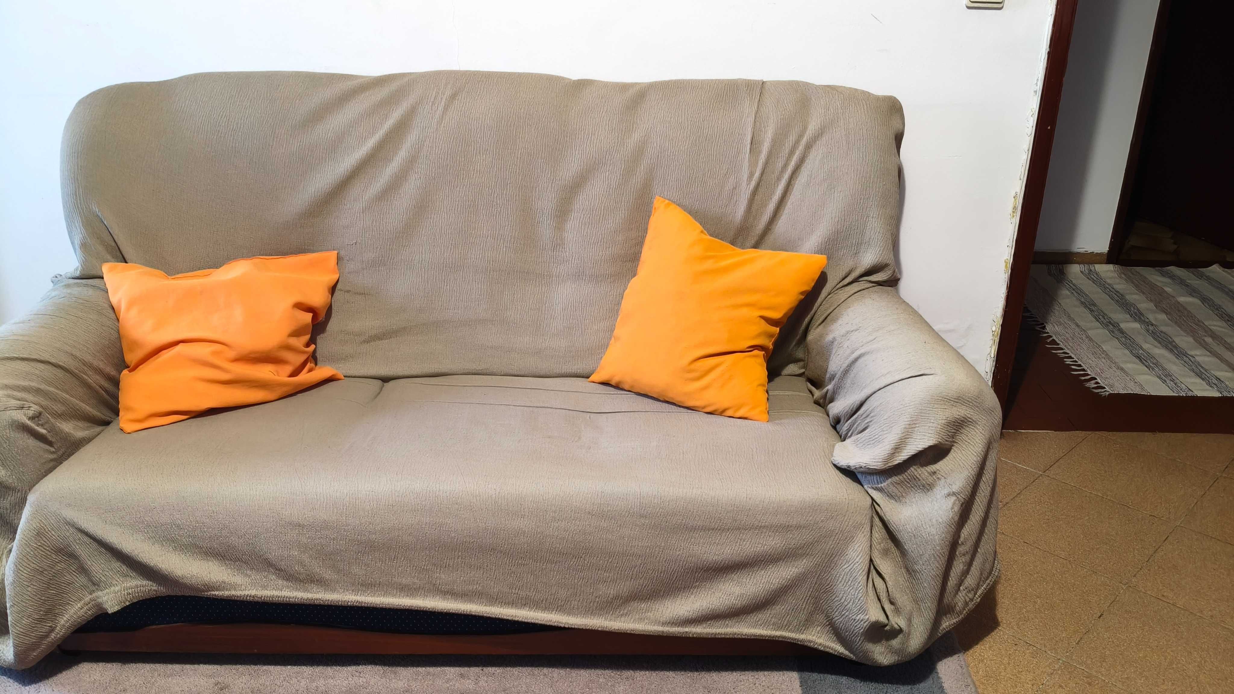 Vende-se conjunto de sofás