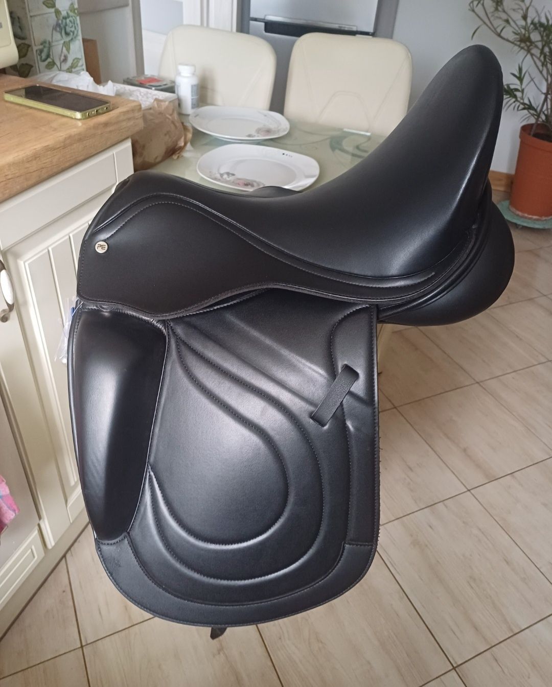 Siodło ujeżdżeniowe Premier Equine betchley wymienne łęki 17"