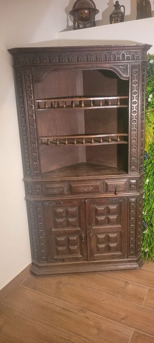 Móvel de madeira de esquina