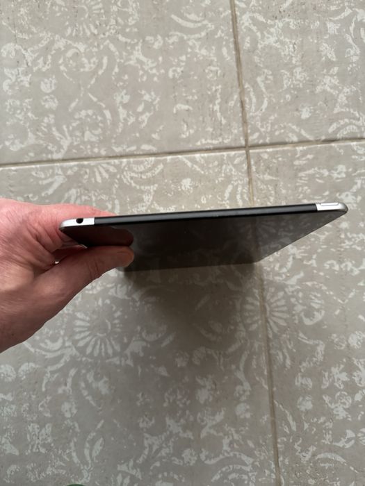 Продам iPad Air2 64 gBt+LTE