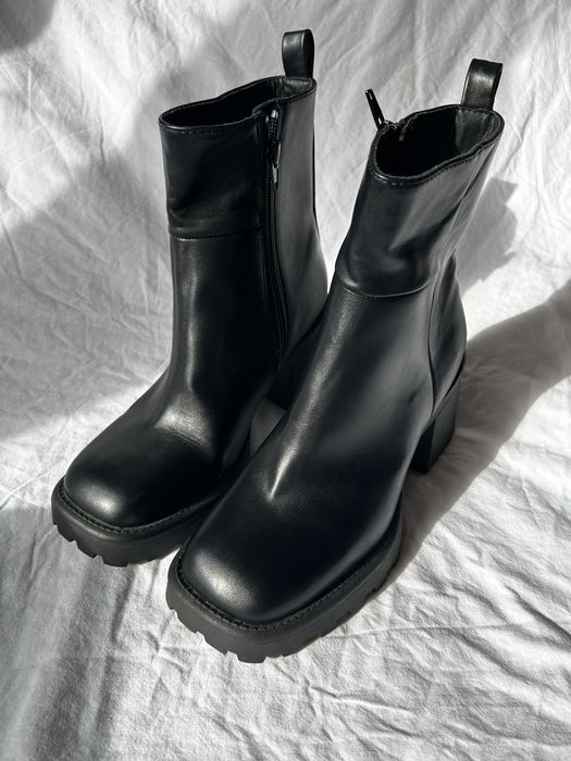 Чоботи ботильйони квадратний носок модні нові