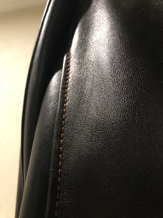 Шкіряна куртка з натуральним хутром