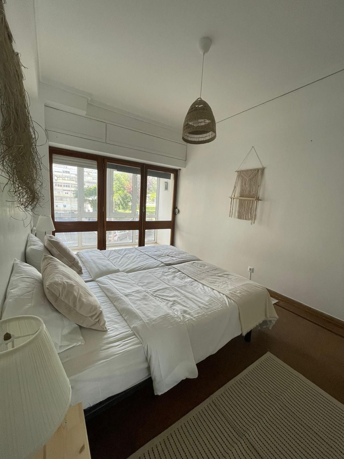 Quarto Duplo Lapa entrada imediata sem caução renda