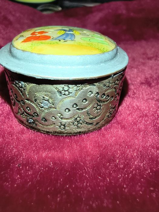 Zabytkowe pudeleczko