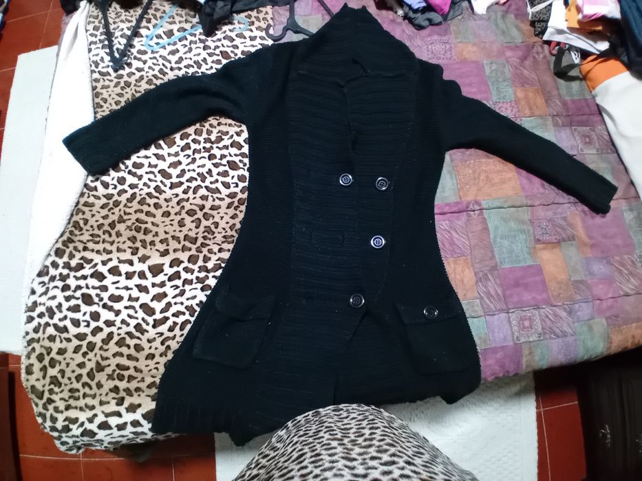 Casaco comprido com botões