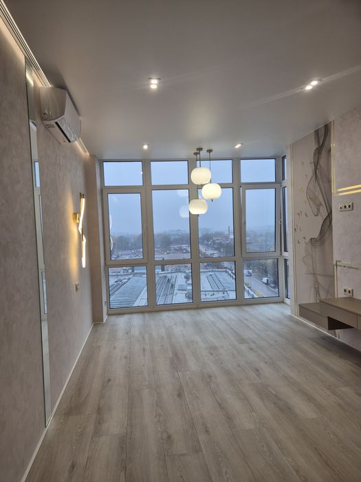 Продам квартиру з дизайнерських ремонтом