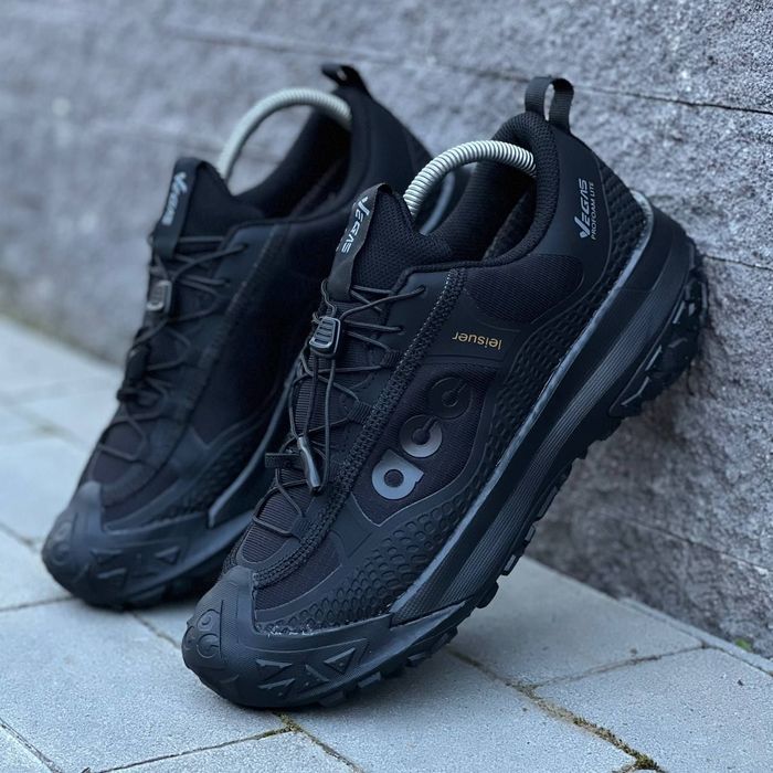 Термо кросівки ACG

• Розміри: 41(26 см), 42(26,5 см), 43(27,5 см), 44