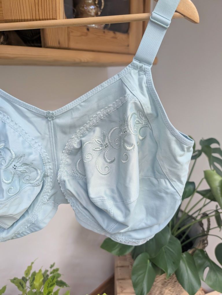 105M 46K Marks Spencer mocno zabudowany pełna staniki miska podtrzy
