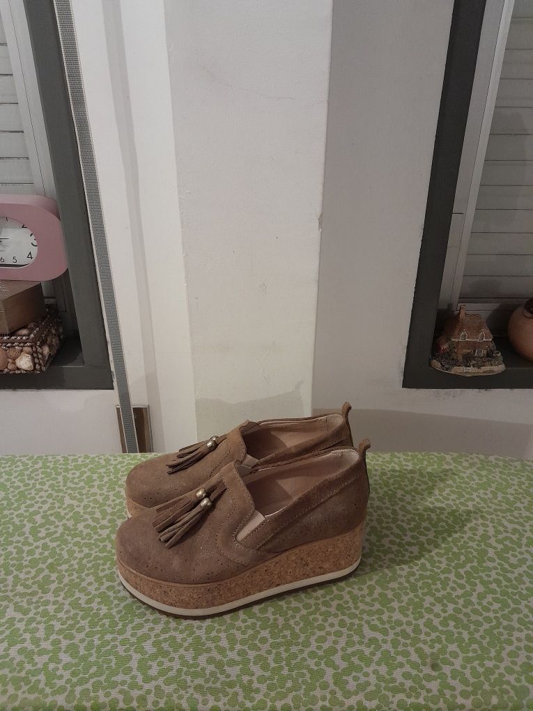 Vendo Sapatos de Senhora SEASIDE muito bonitos como novos