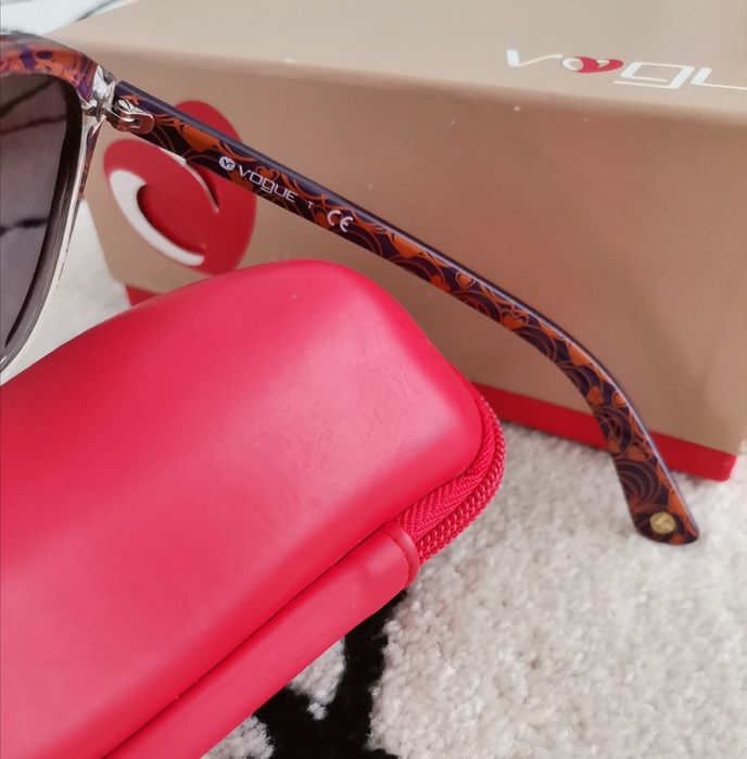 Ôculos de sol Vogue