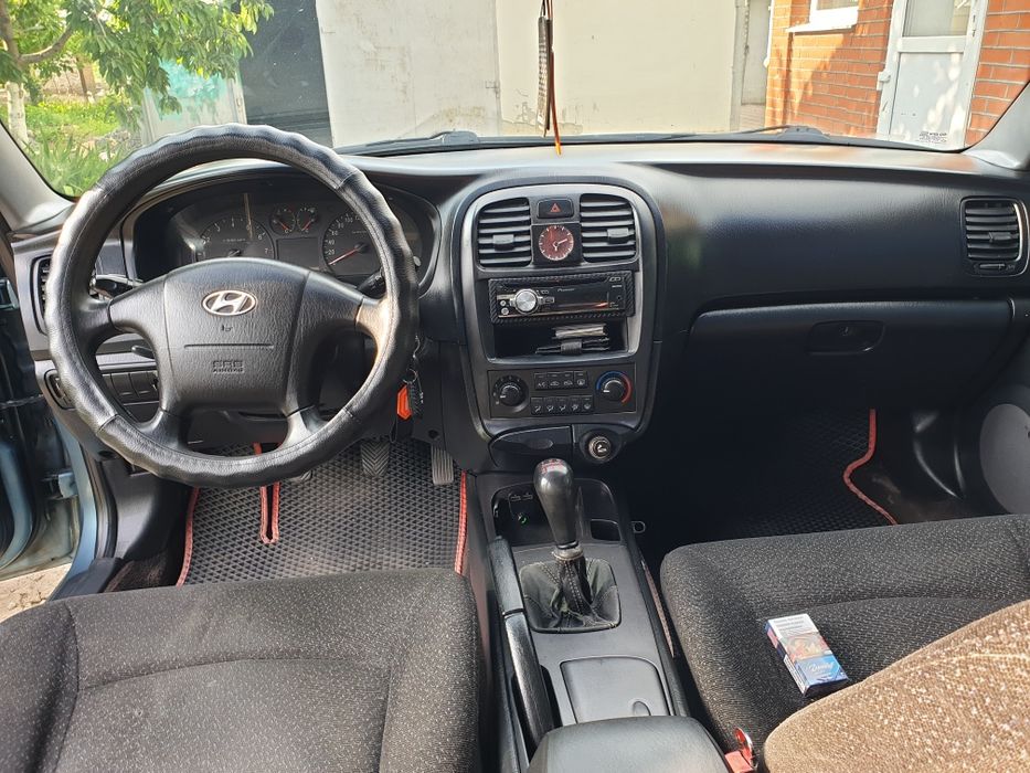 Хундай соната 2004 року