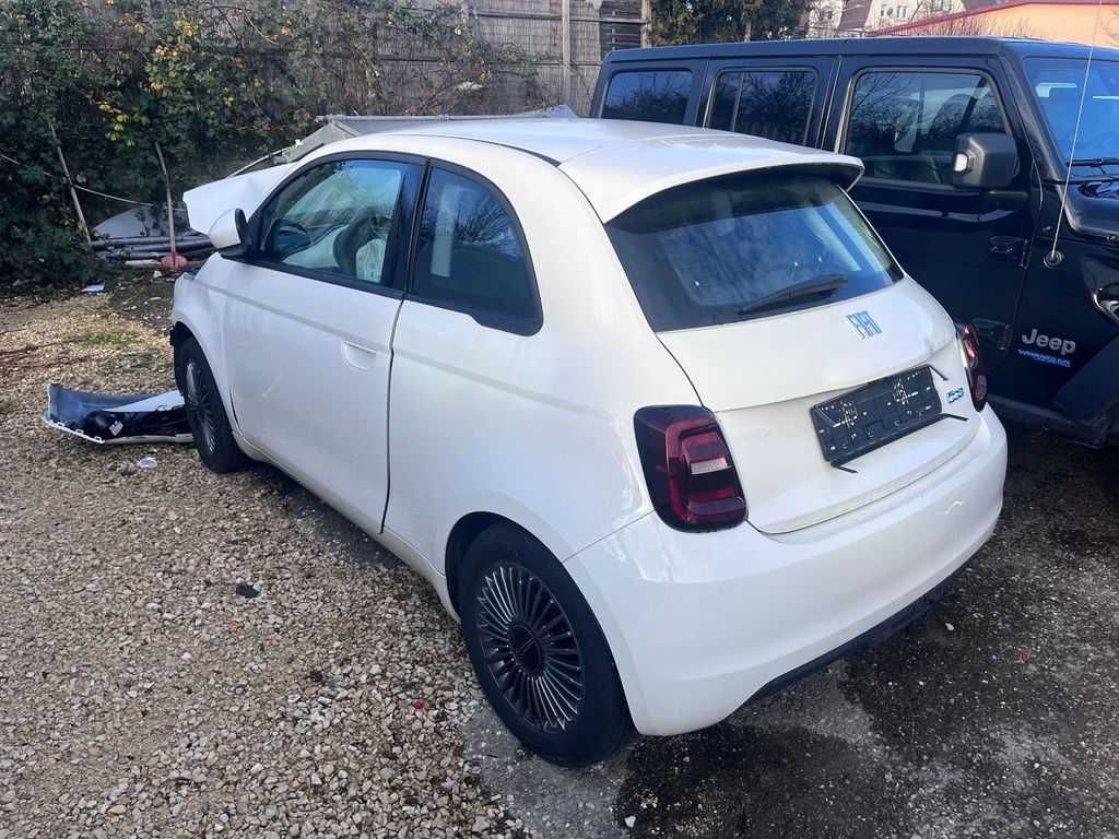 Разборка fiat 500e gen 2  зеркало ,дверь , крышка багажника , бампер