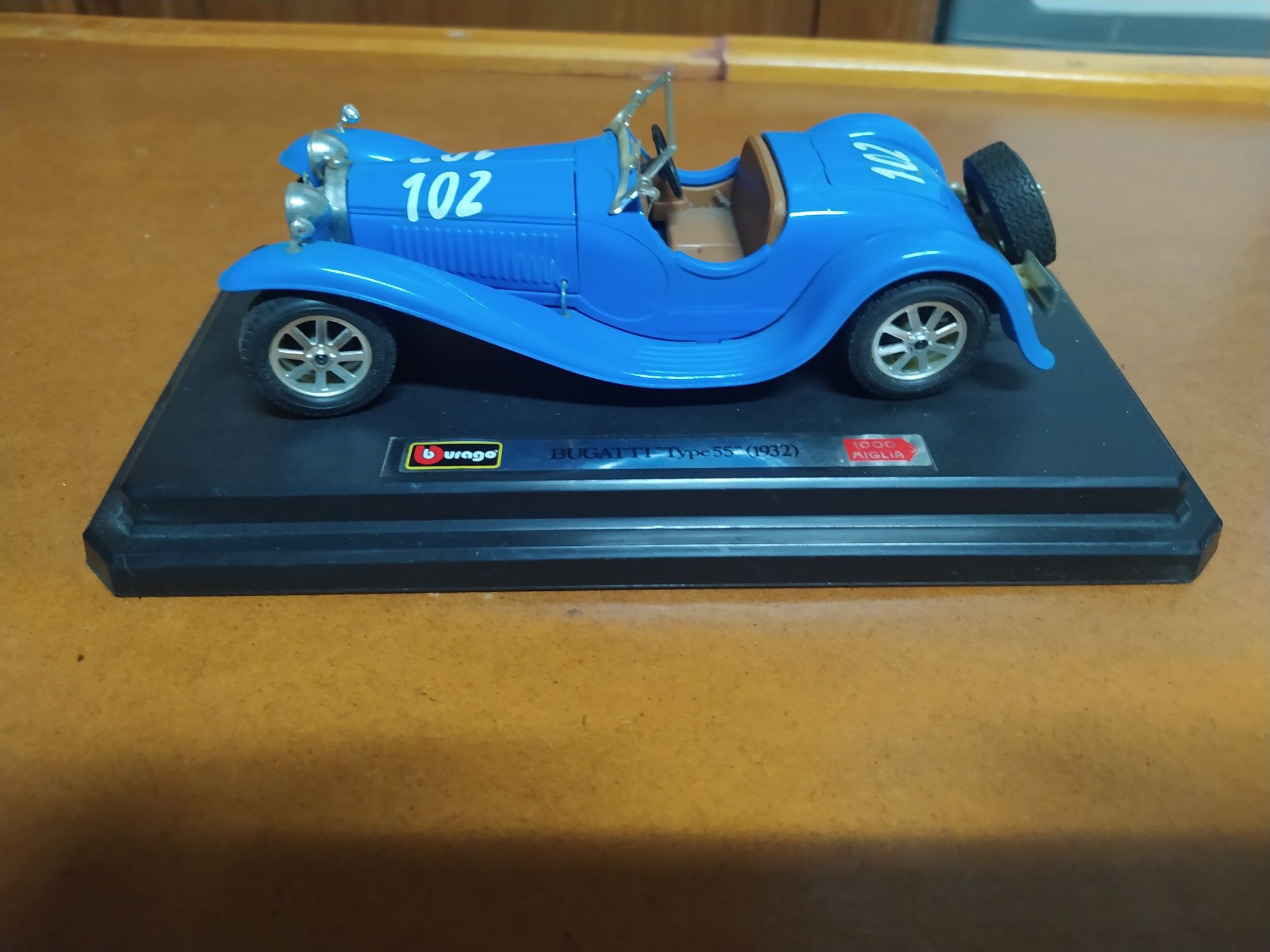 Miniatura automóvel colecionável, Burago 20 cm. Bugatti type 55 (1932)